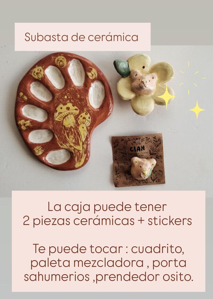 caja con piezas de cerámica modeladas a mano + stickers +prints
